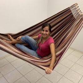 Vinrød Stribet Stof Hængekøje i Slidstærk Kvalitet 230x170 cm